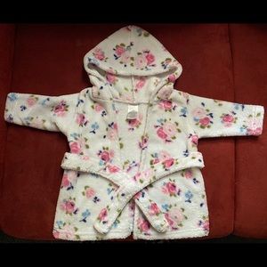 Luvable friends bathrobe